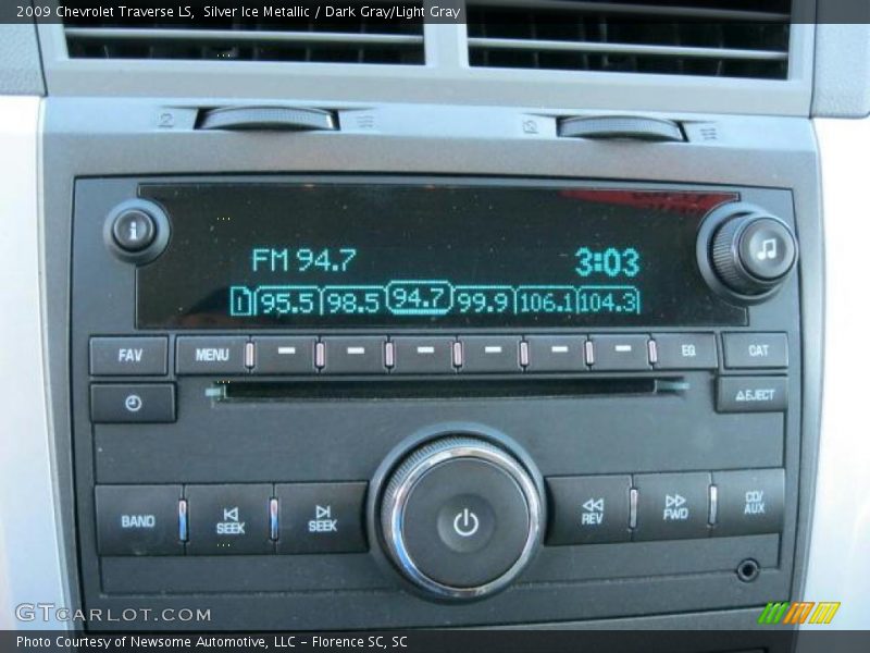 Silver Ice Metallic / Dark Gray/Light Gray 2009 Chevrolet Traverse LS
