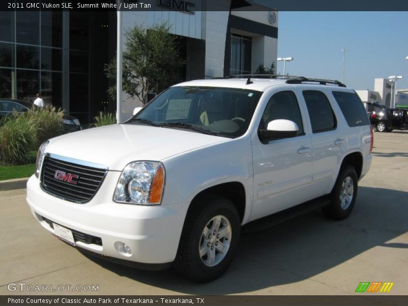 Summit White / Light Tan 2011 GMC Yukon SLE