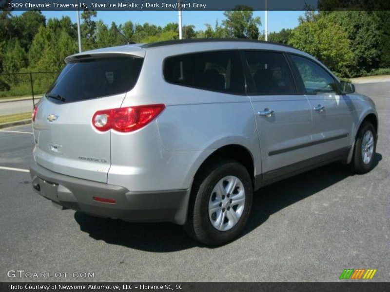 Silver Ice Metallic / Dark Gray/Light Gray 2009 Chevrolet Traverse LS