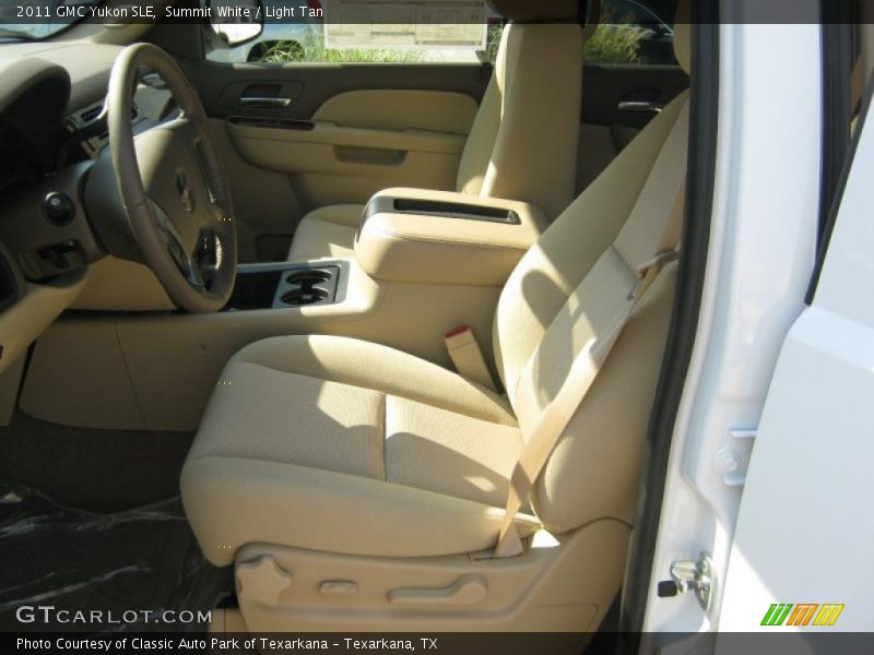 Summit White / Light Tan 2011 GMC Yukon SLE
