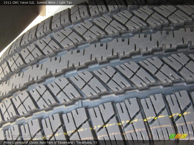 Summit White / Light Tan 2011 GMC Yukon SLE