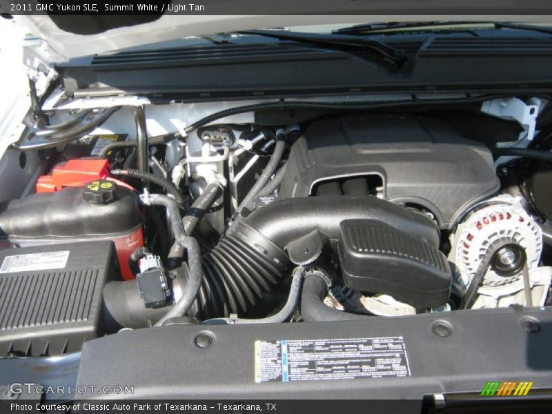 Summit White / Light Tan 2011 GMC Yukon SLE