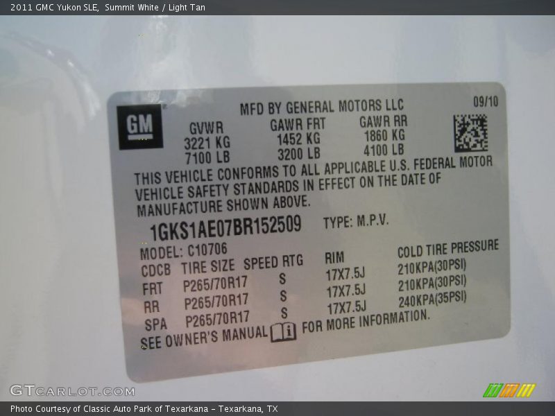 Summit White / Light Tan 2011 GMC Yukon SLE