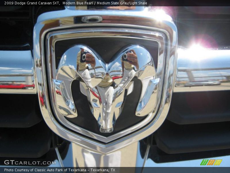 Modern Blue Pearl / Medium Slate Gray/Light Shale 2009 Dodge Grand Caravan SXT