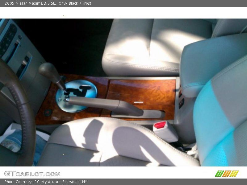 Onyx Black / Frost 2005 Nissan Maxima 3.5 SL