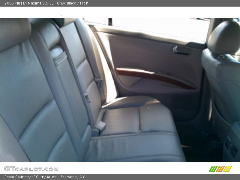 Onyx Black / Frost 2005 Nissan Maxima 3.5 SL
