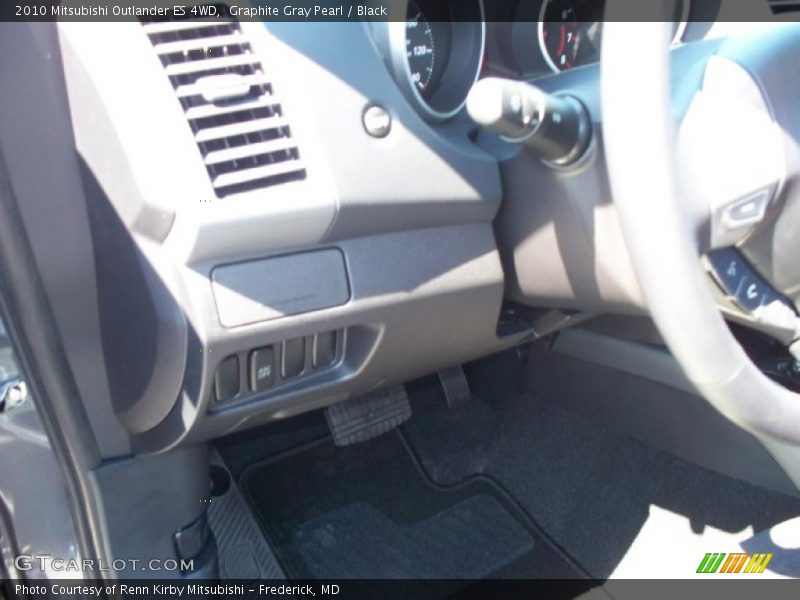 Graphite Gray Pearl / Black 2010 Mitsubishi Outlander ES 4WD
