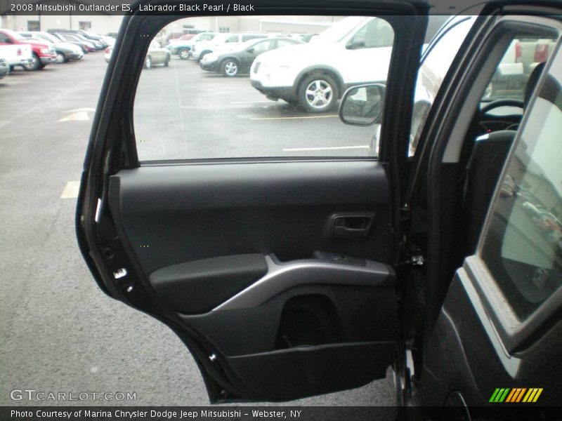 Labrador Black Pearl / Black 2008 Mitsubishi Outlander ES