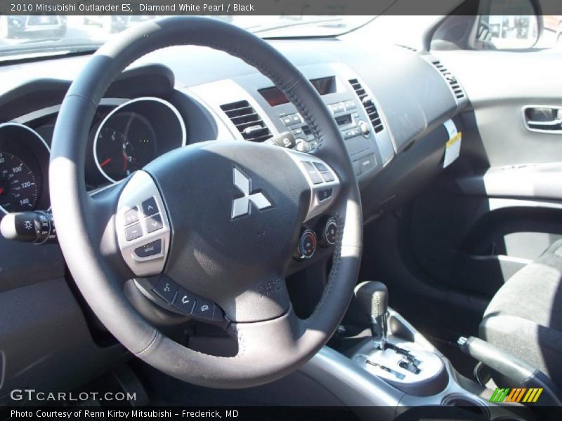 Diamond White Pearl / Black 2010 Mitsubishi Outlander ES