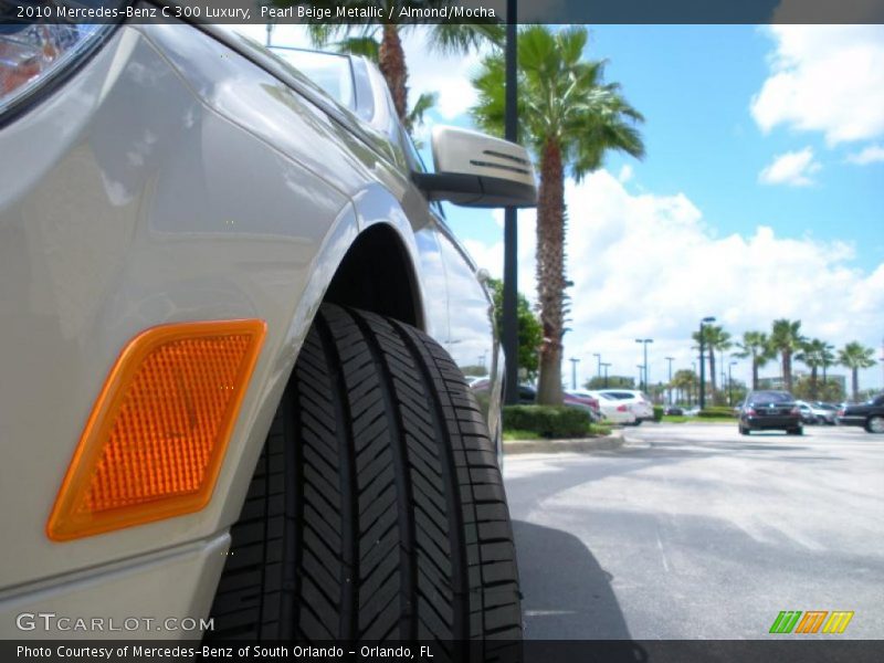 Pearl Beige Metallic / Almond/Mocha 2010 Mercedes-Benz C 300 Luxury