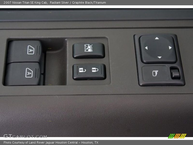 Radiant Silver / Graphite Black/Titanium 2007 Nissan Titan SE King Cab
