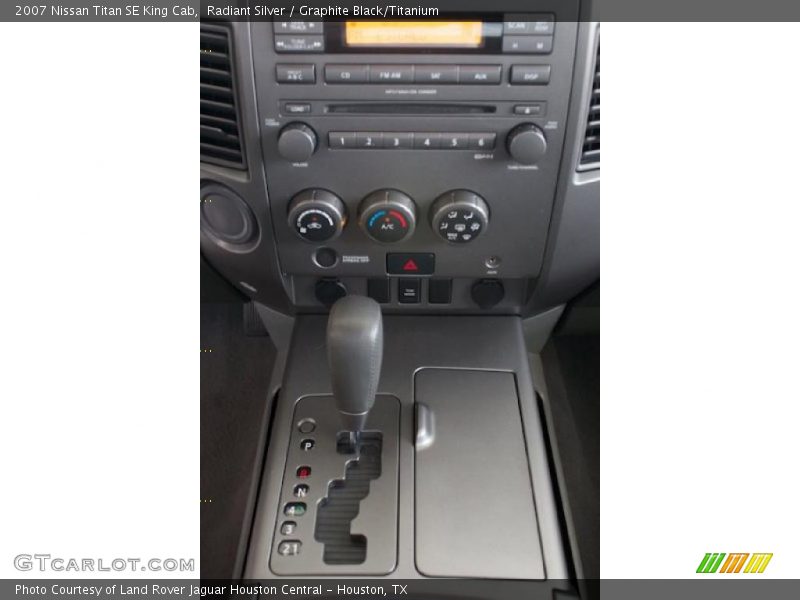 Radiant Silver / Graphite Black/Titanium 2007 Nissan Titan SE King Cab