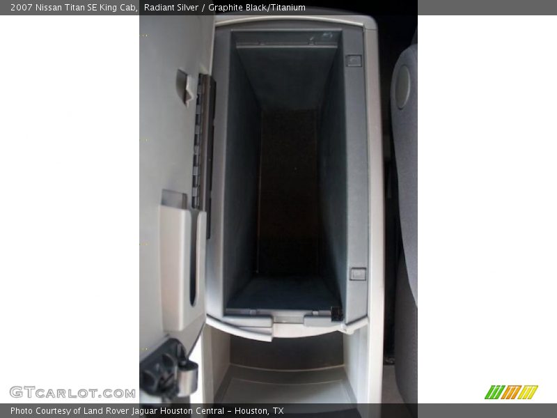 Radiant Silver / Graphite Black/Titanium 2007 Nissan Titan SE King Cab