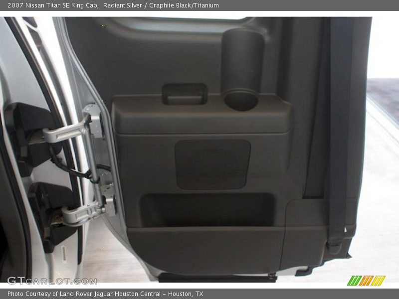 Radiant Silver / Graphite Black/Titanium 2007 Nissan Titan SE King Cab