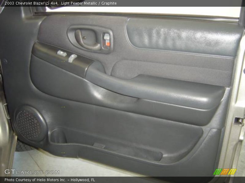 Light Pewter Metallic / Graphite 2003 Chevrolet Blazer LS 4x4