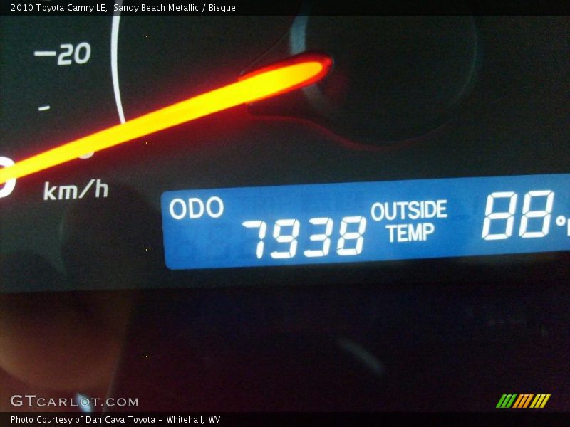 Sandy Beach Metallic / Bisque 2010 Toyota Camry LE