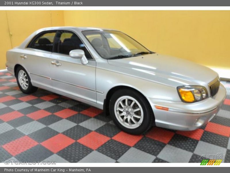 Titanium / Black 2001 Hyundai XG300 Sedan