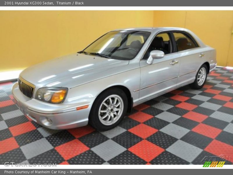 Titanium / Black 2001 Hyundai XG300 Sedan