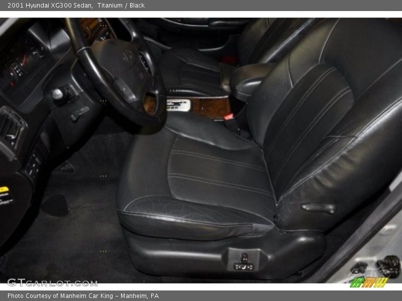 Titanium / Black 2001 Hyundai XG300 Sedan