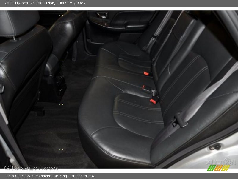 Titanium / Black 2001 Hyundai XG300 Sedan