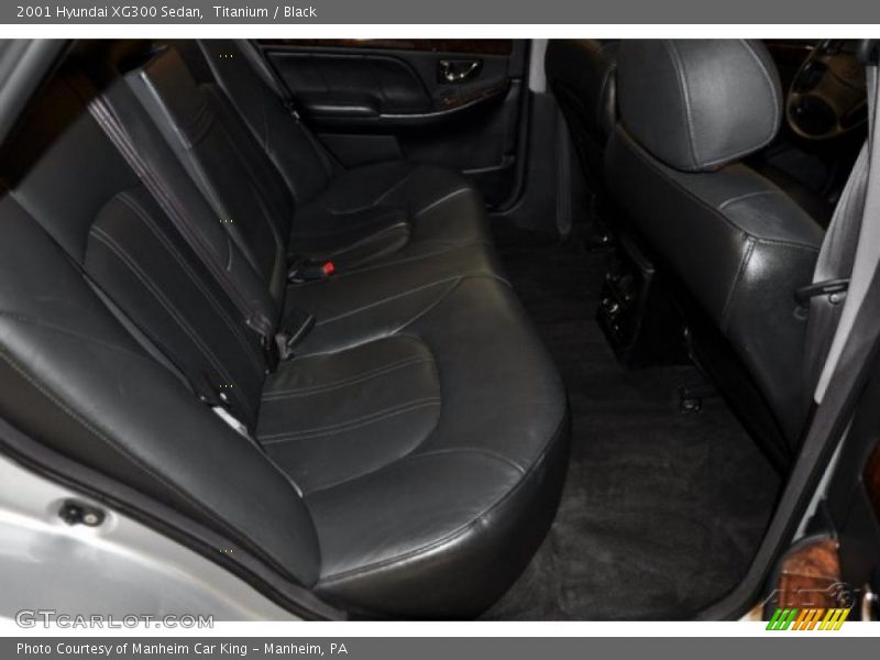 Titanium / Black 2001 Hyundai XG300 Sedan