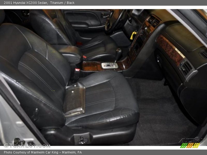 Titanium / Black 2001 Hyundai XG300 Sedan