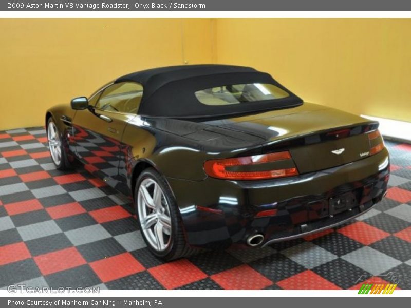 Onyx Black / Sandstorm 2009 Aston Martin V8 Vantage Roadster