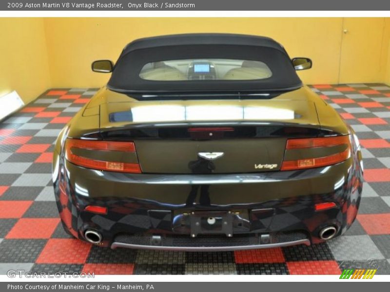 Onyx Black / Sandstorm 2009 Aston Martin V8 Vantage Roadster
