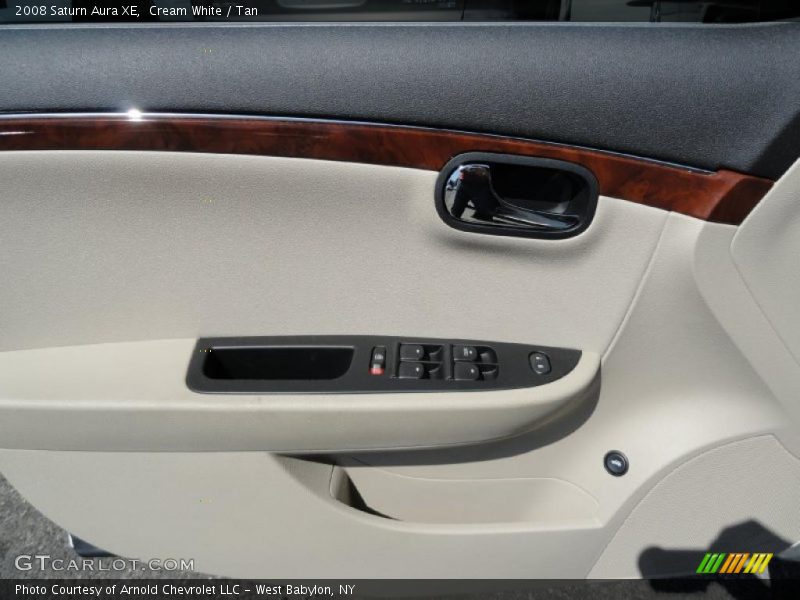 Cream White / Tan 2008 Saturn Aura XE