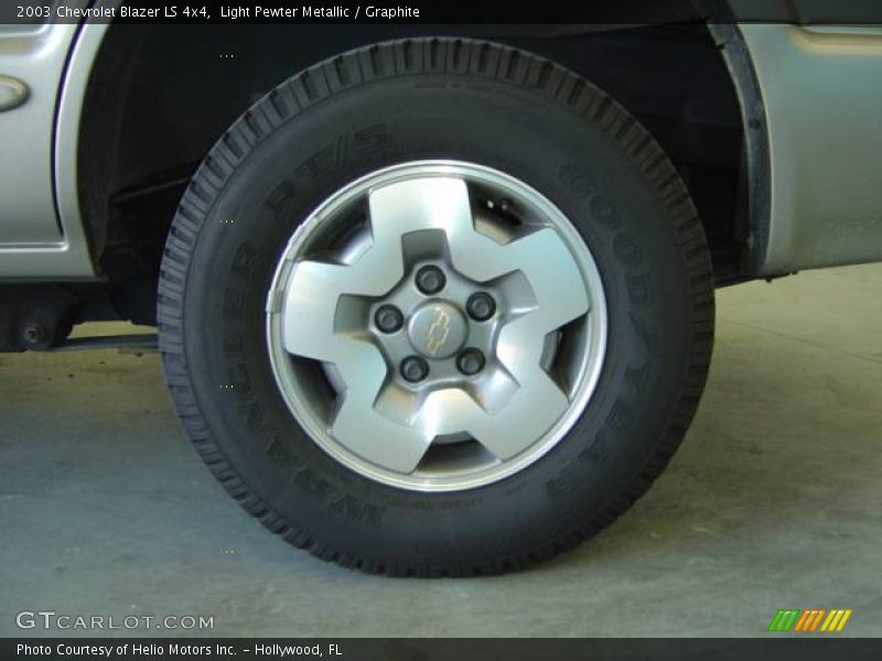 Light Pewter Metallic / Graphite 2003 Chevrolet Blazer LS 4x4