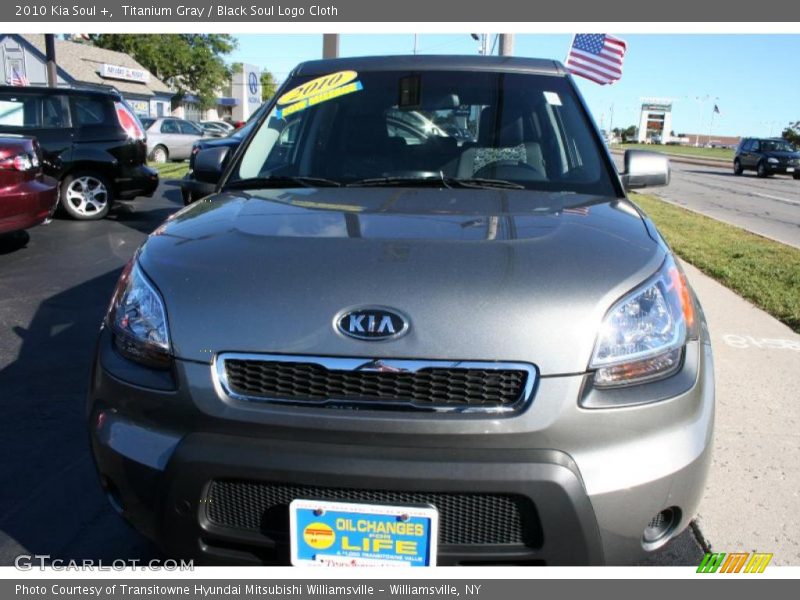 Titanium Gray / Black Soul Logo Cloth 2010 Kia Soul +