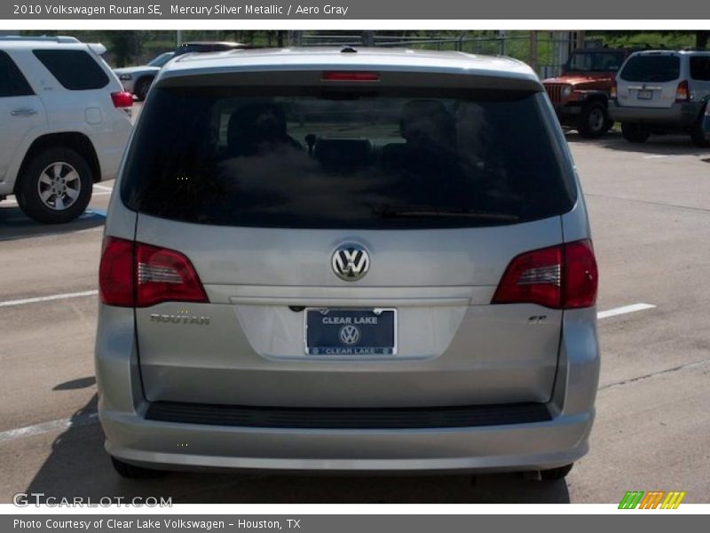 Mercury Silver Metallic / Aero Gray 2010 Volkswagen Routan SE