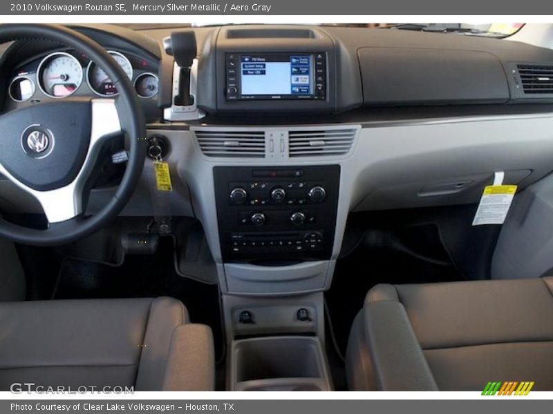 Mercury Silver Metallic / Aero Gray 2010 Volkswagen Routan SE