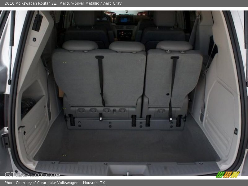 Mercury Silver Metallic / Aero Gray 2010 Volkswagen Routan SE