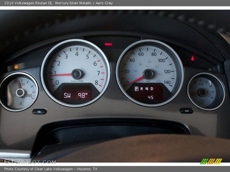 Mercury Silver Metallic / Aero Gray 2010 Volkswagen Routan SE