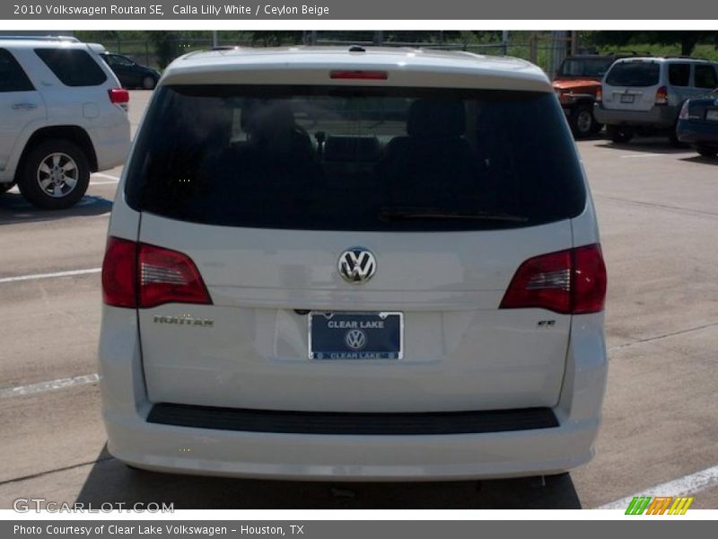 Calla Lilly White / Ceylon Beige 2010 Volkswagen Routan SE