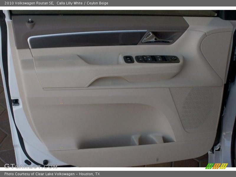 Calla Lilly White / Ceylon Beige 2010 Volkswagen Routan SE