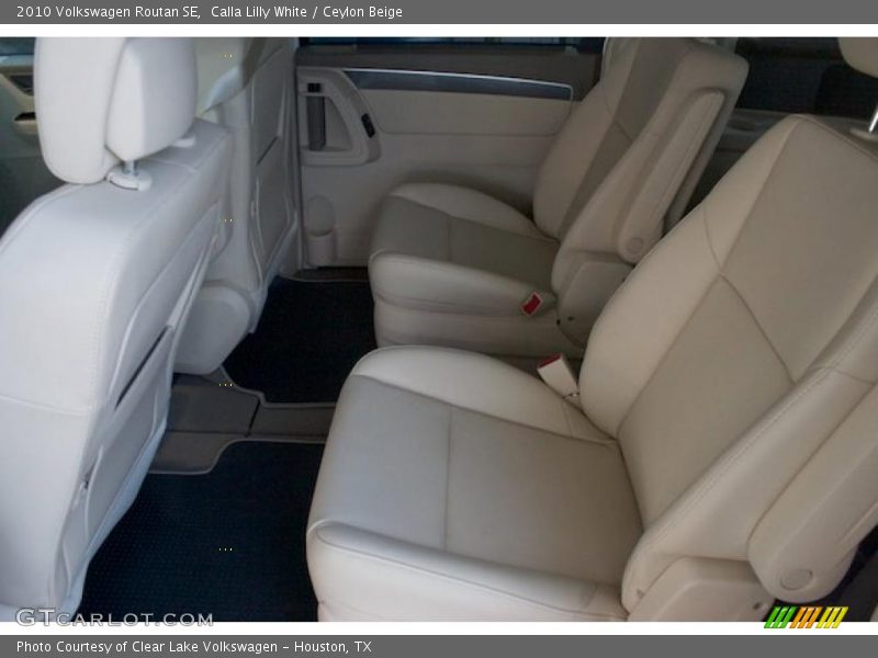 Calla Lilly White / Ceylon Beige 2010 Volkswagen Routan SE
