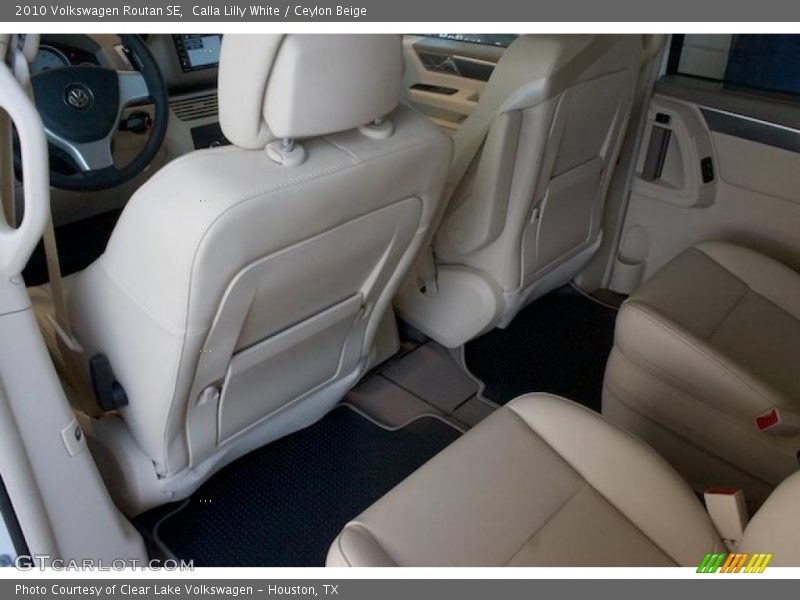 Calla Lilly White / Ceylon Beige 2010 Volkswagen Routan SE