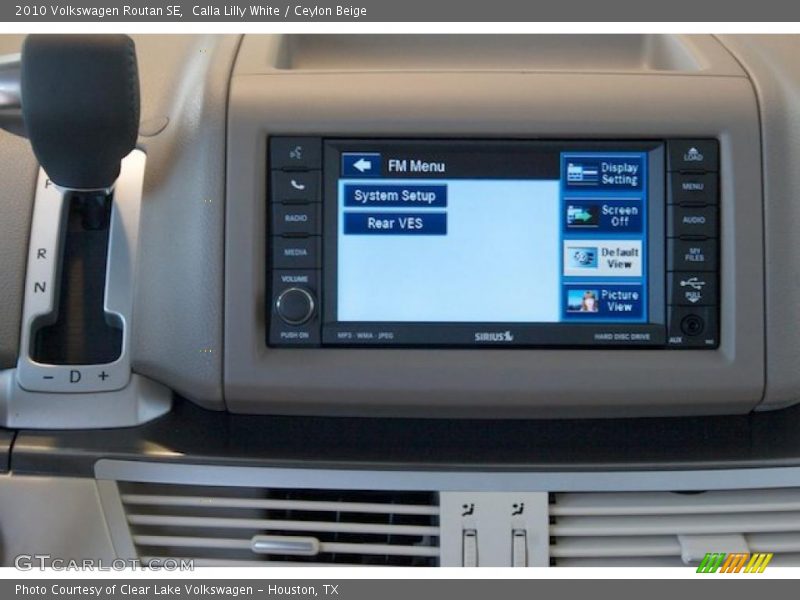 Calla Lilly White / Ceylon Beige 2010 Volkswagen Routan SE