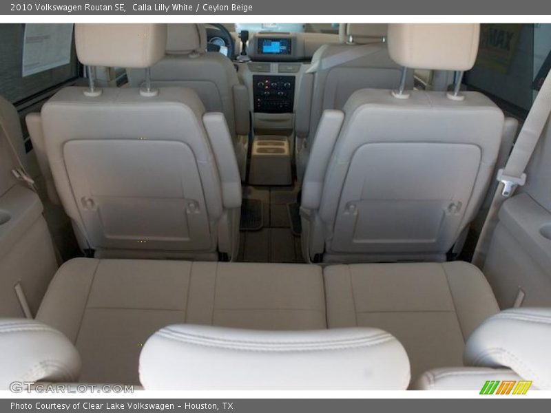 Calla Lilly White / Ceylon Beige 2010 Volkswagen Routan SE