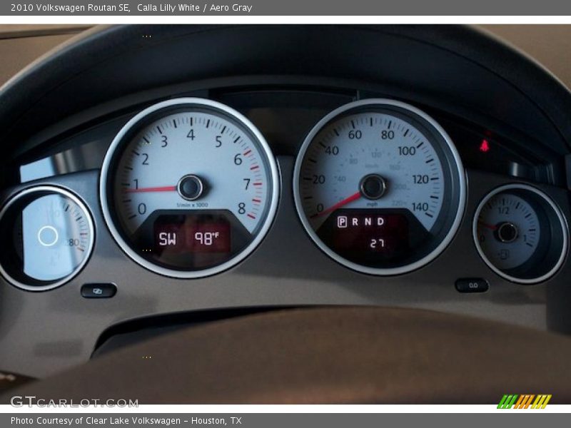 Calla Lilly White / Aero Gray 2010 Volkswagen Routan SE