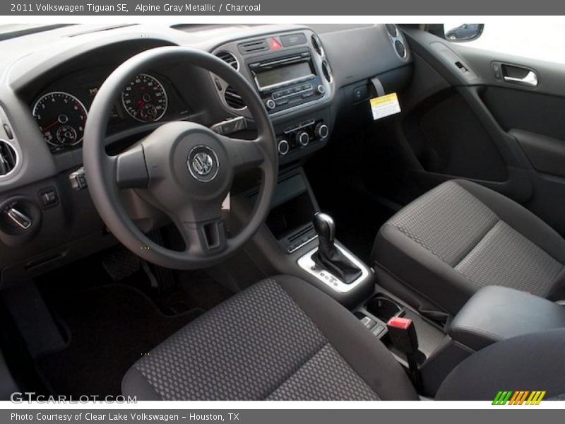 Alpine Gray Metallic / Charcoal 2011 Volkswagen Tiguan SE
