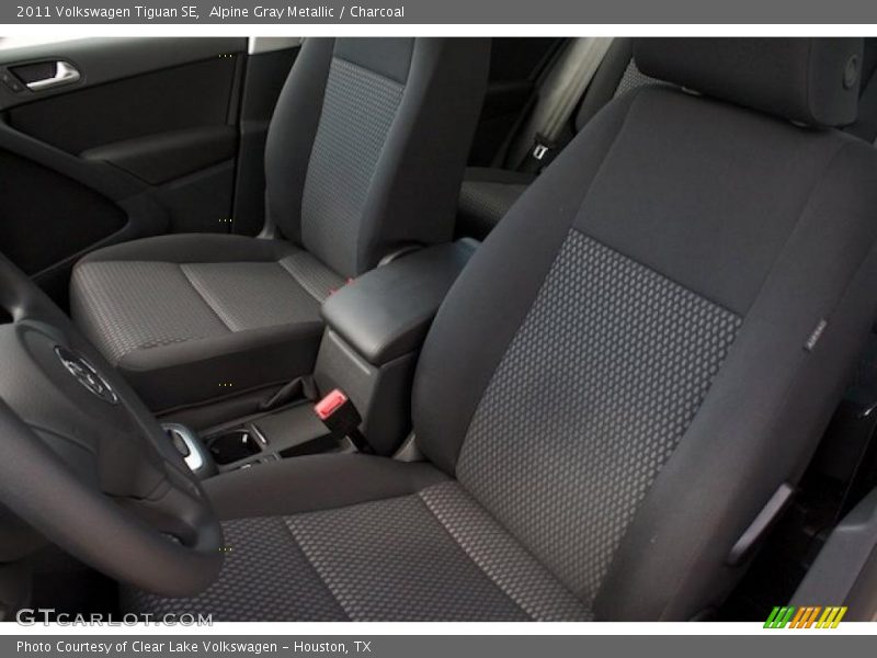 Alpine Gray Metallic / Charcoal 2011 Volkswagen Tiguan SE