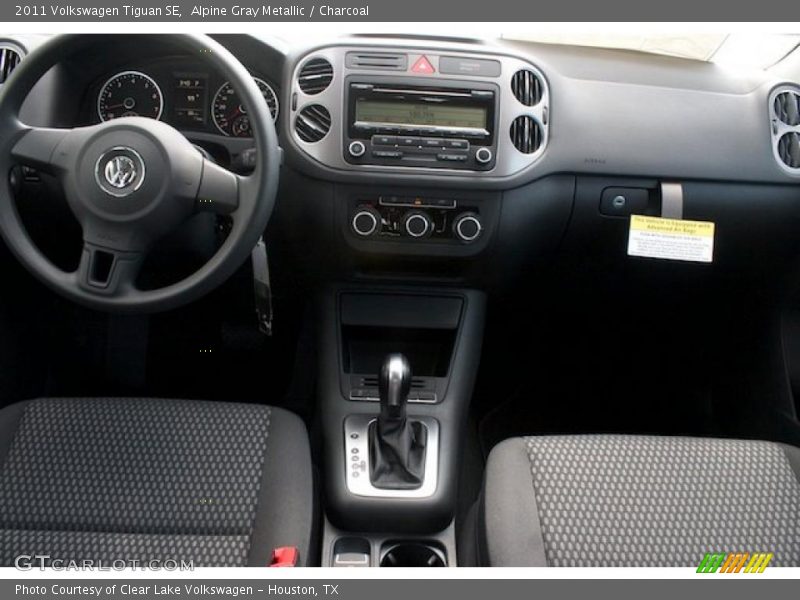 Alpine Gray Metallic / Charcoal 2011 Volkswagen Tiguan SE