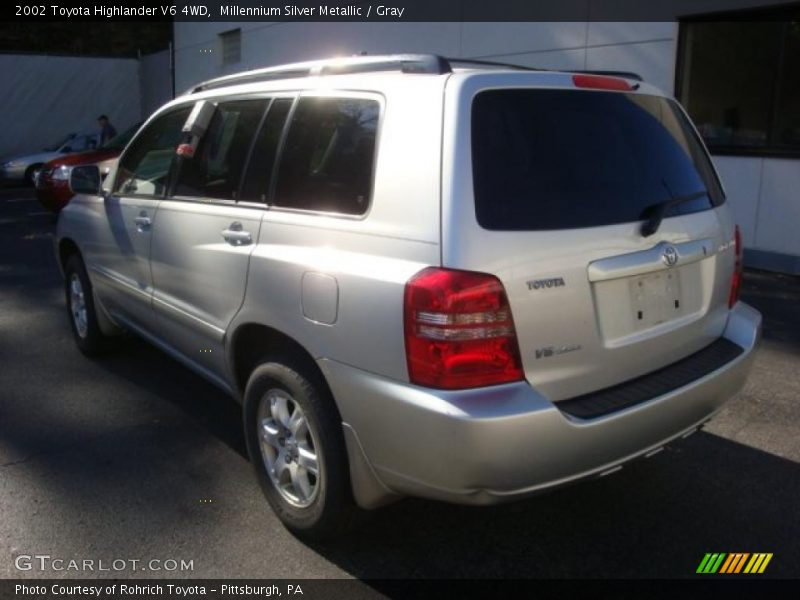 Millennium Silver Metallic / Gray 2002 Toyota Highlander V6 4WD