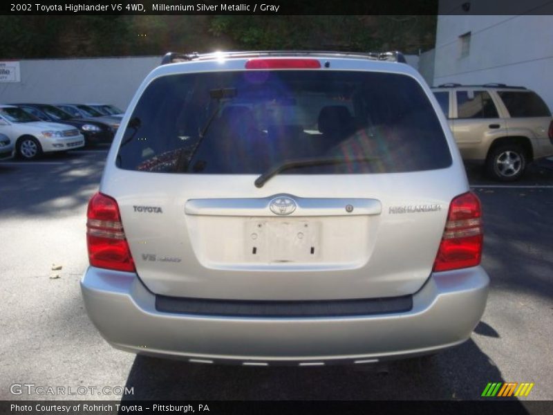 Millennium Silver Metallic / Gray 2002 Toyota Highlander V6 4WD