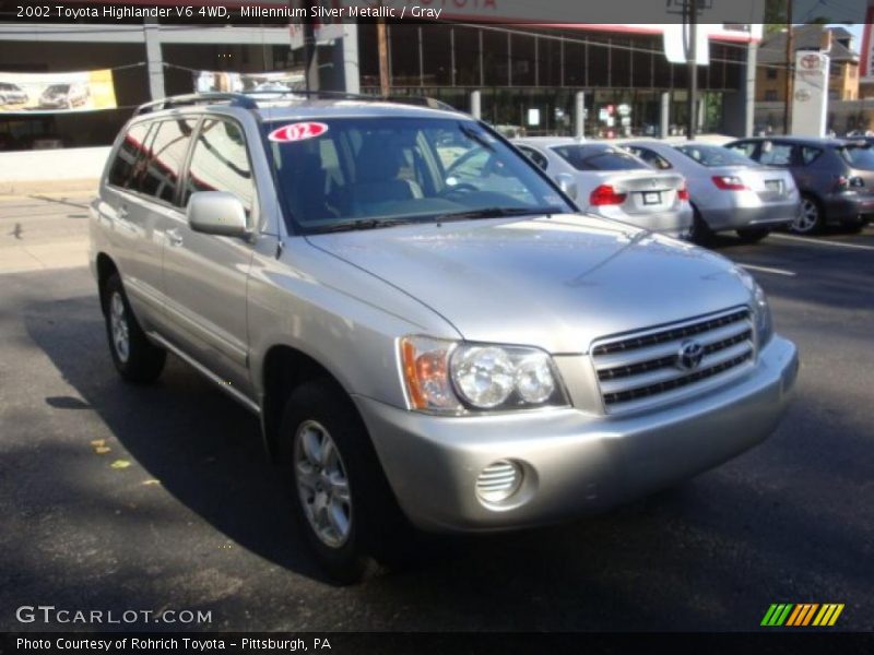 Millennium Silver Metallic / Gray 2002 Toyota Highlander V6 4WD