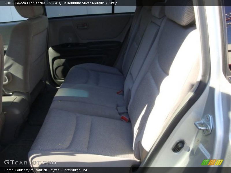 Millennium Silver Metallic / Gray 2002 Toyota Highlander V6 4WD