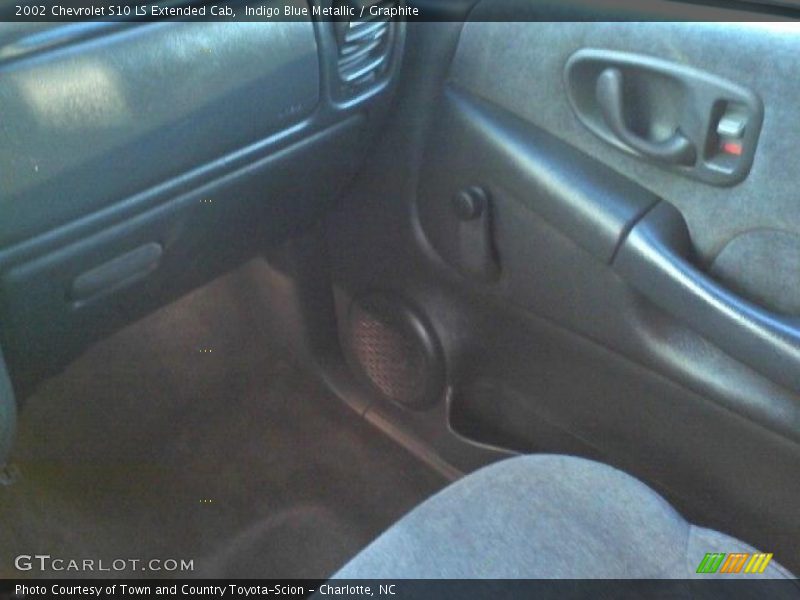 Indigo Blue Metallic / Graphite 2002 Chevrolet S10 LS Extended Cab